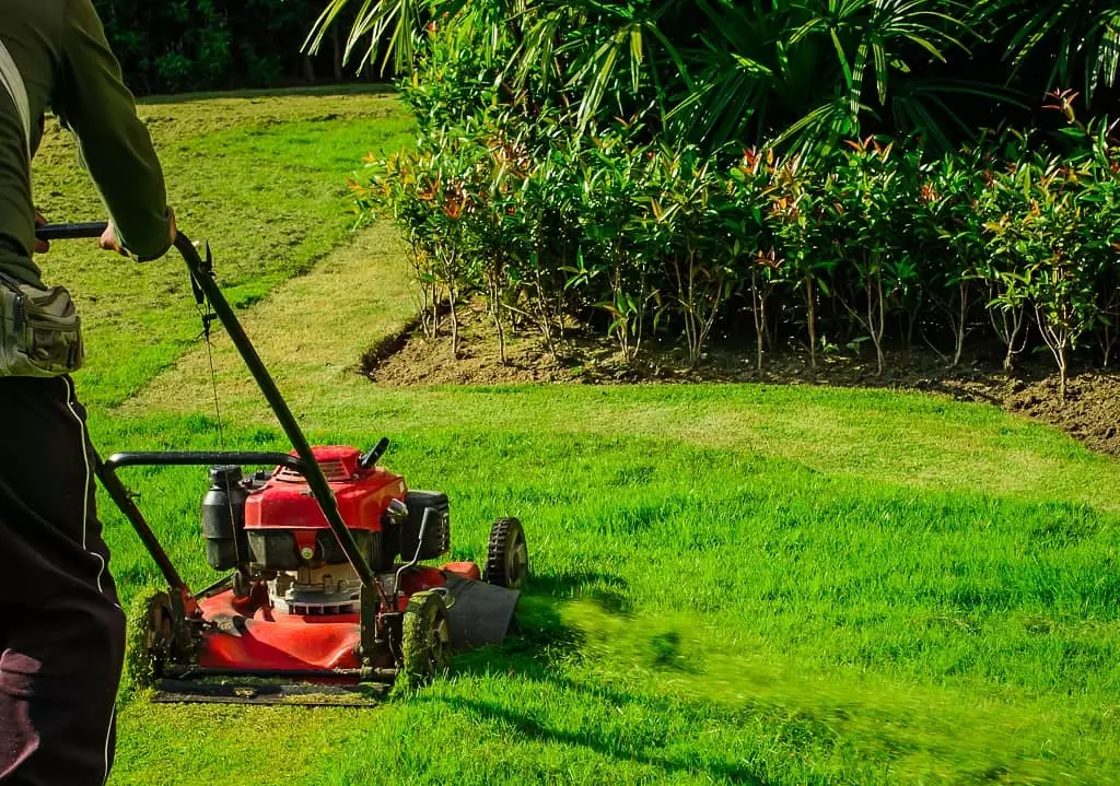 How to Make Lawn Mowing Patterns